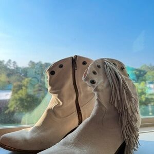 Circle G Off-White Fringe Ankle Booties